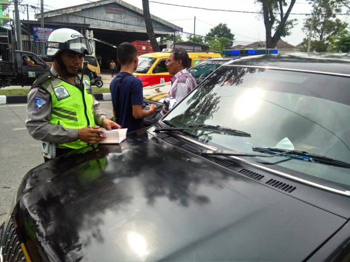 Polantas Medan Kota Razia Keliling Mobil Parkir 