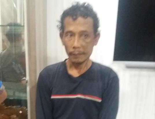 Ayah Cabul Anak Tirinya Saat Istri Lagi Tidur
