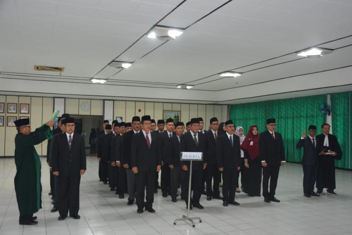 Dirut PDAM Tirtanadi Lantik 35 Pejabat Baru