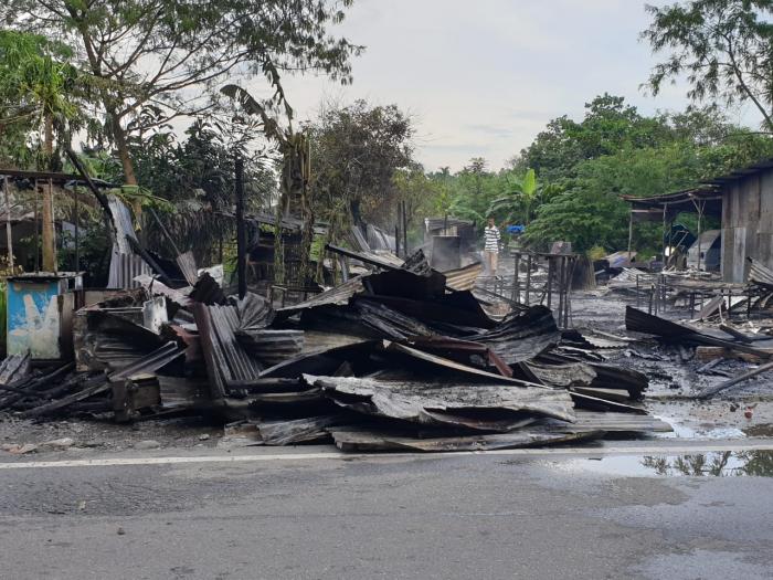Warung Bakso Polonia Terbakar 