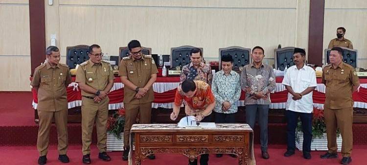 DPRD &ndash; Pemko Medan Sahkan Perda Penetapan Aktivitas Zonasi PKL