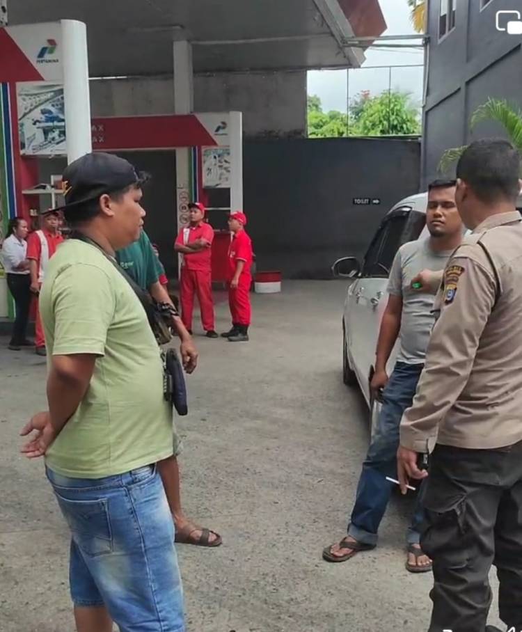 Ratusan Masyarakat Geram & Minta Pertamina Cabut Izin SPBU 14 211 207 Jalan Sangnawaluh Siantar