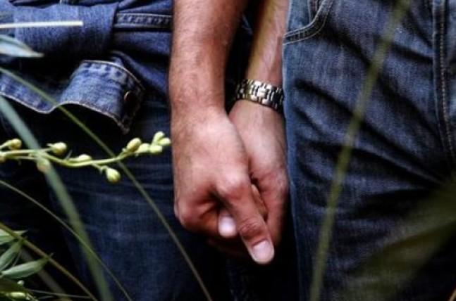 Polri Ringkus Empat Tersangka Kasus Unggahan Homoseks di Medsos