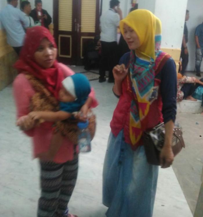 Suami Dituntut Enam Tahun, Istri Meronta