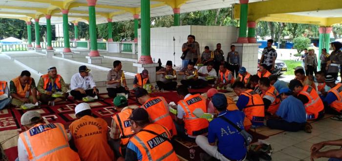 Dishub-Polres Asahan Ajak Jukir Makan Siang Bersama 