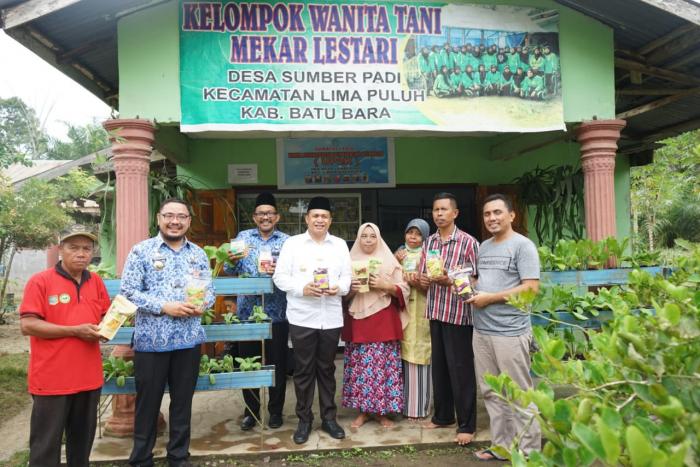 Bupati Zahir Kunjungi Desa UP2K Binaan PKK