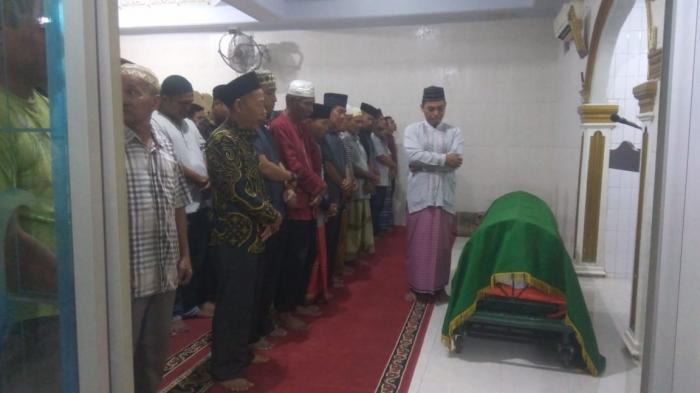 Pelaku Bom Bunuh Diri Mapolrestabes Medan Dimakamkan