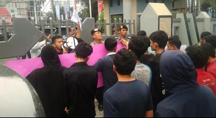 Soroti Kinerja Oknum Lapas, Mahasiswa Unjuk Rasa ke Kanwil Kemenkumham Sumut 