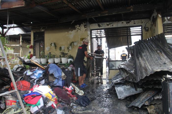 14 Rumah di Kompleks Brimob Terbakar