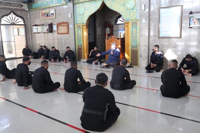 Brimob Polda Sumut Tingkatkan Karakter Melalui Binrohtal 