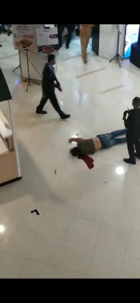 Pengunjung Lompat Bunuh Diri dari Lantai 3 Centre Point