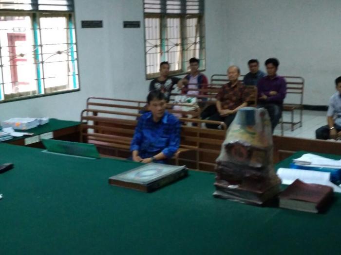 Dikawal Anggota OKP, Bupati Nias Utara Jadi Saksi Terdakwa Binahaiti
