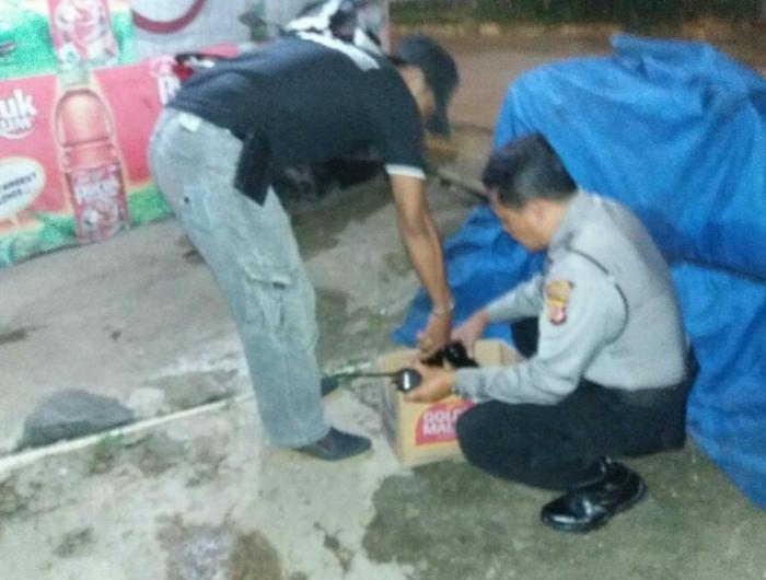 Ops Pekat, Polsek Bogor Timur Amankan Ratusan Botol Miras