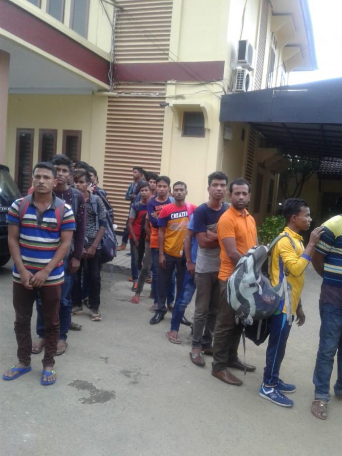 Poldasu Buru Penampung Warga Bangladesh