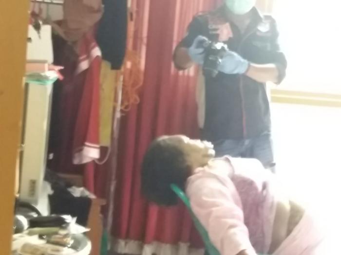 Heboh! Linda Meri Ditemukan Tewas Duduk di Kursi Kamar