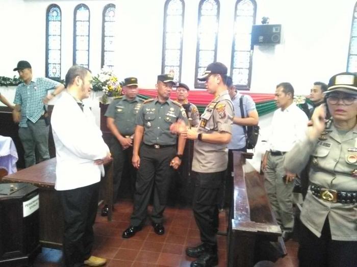 TNI-Polri Kunjungi Sejumlah Gereja, Kawal Keamanan Natal dan Tahun Baru di Kota Medan 