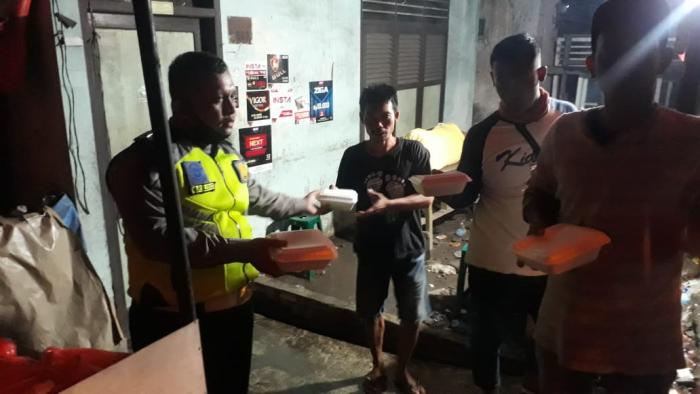Polsek Medan Kota Bantu Korban Terdampak Banjir