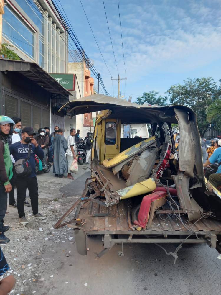 Angkot 123 Ditabrak Kereta Api, Polisi: 4 Tewas dan 3 Terluka