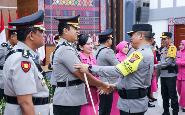 Kapoldasu Lantik Pejabat Utama dan Sejumlah Kapolres